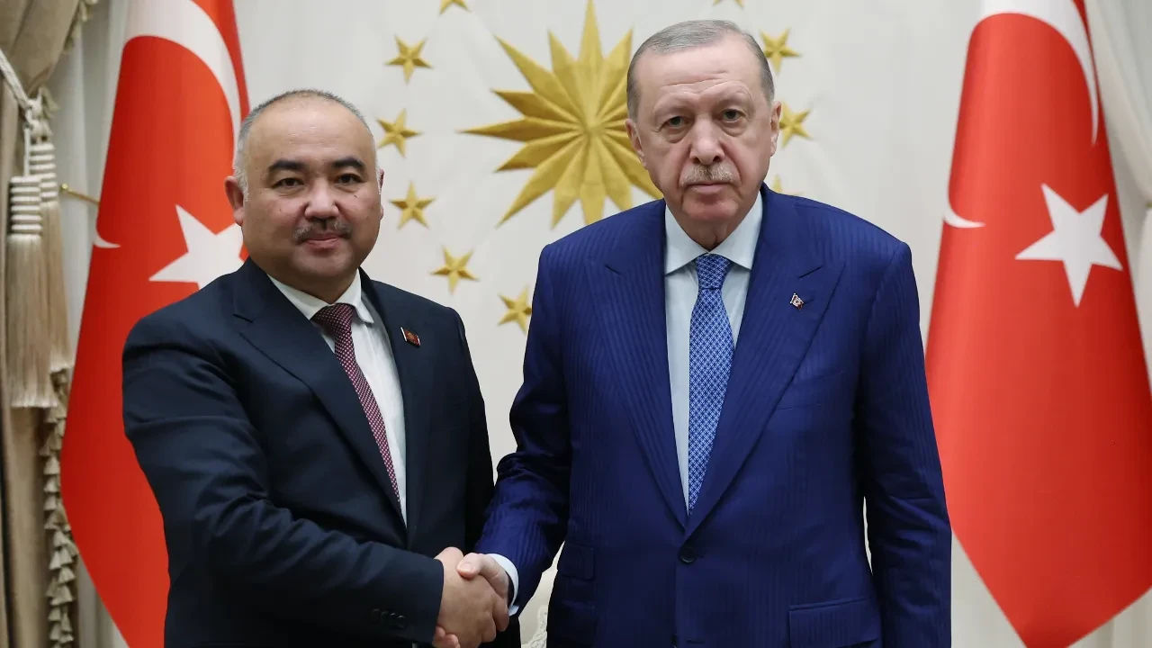 Cumhurbaşkanı Erdoğan, Kırgızistan Meclis Başkanı Nurlanbek Turgunbek Uulu’yu Külliye’de kabul etti
