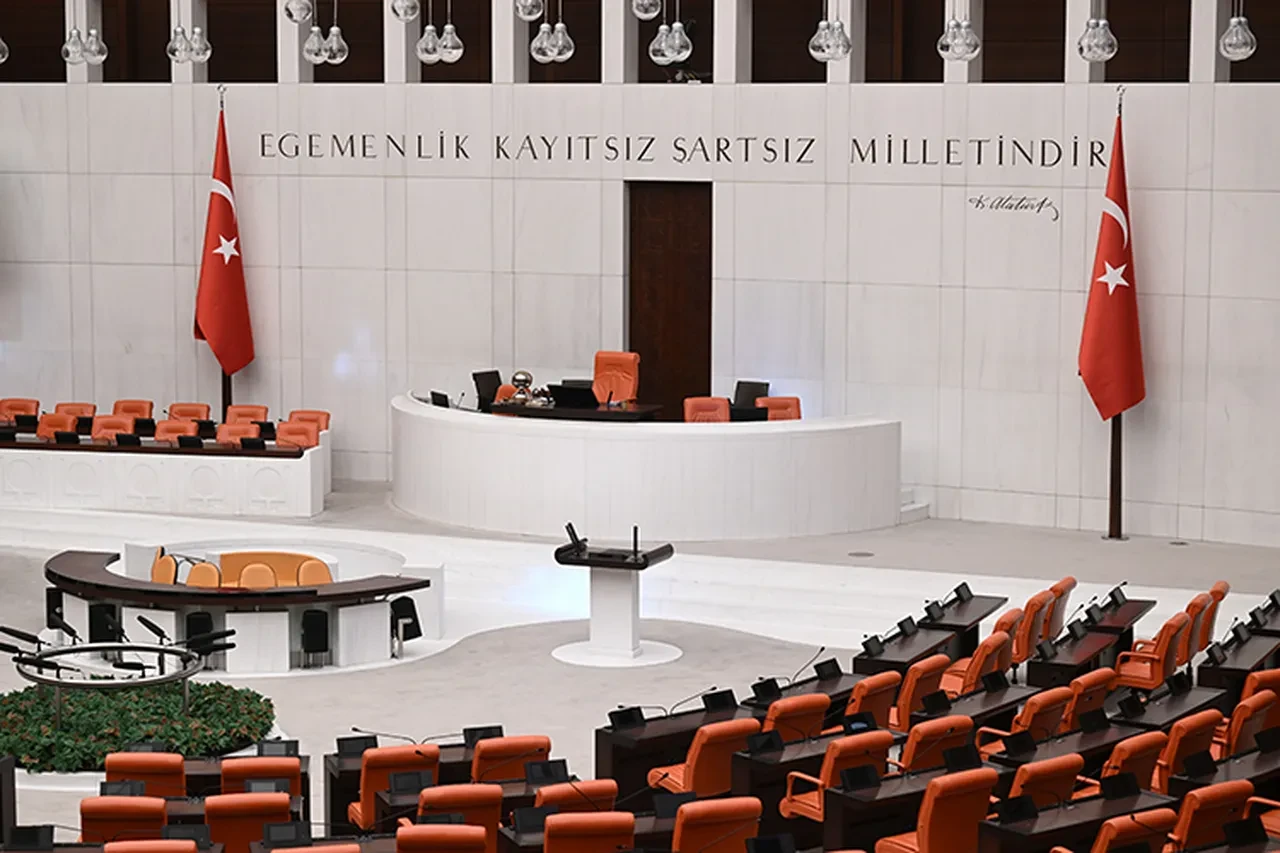 Emekli bayram ikramiyesi 2026 düzenlemesi! SSK, Bağ-Kur ve memur emeklisi bayram ikramiyesi ne kadar olacak?