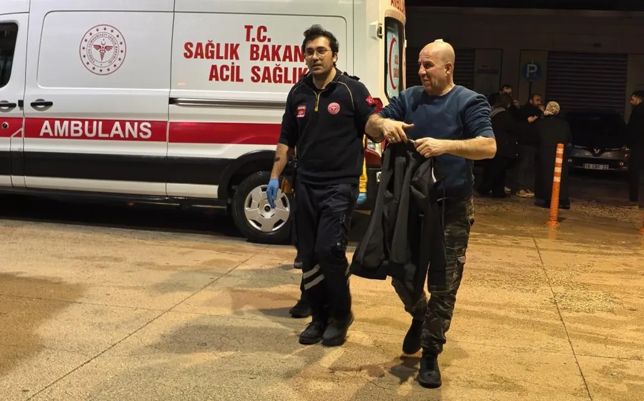 Fırça sapıyla tartıştığı arkadaşının kafatasını kırdı