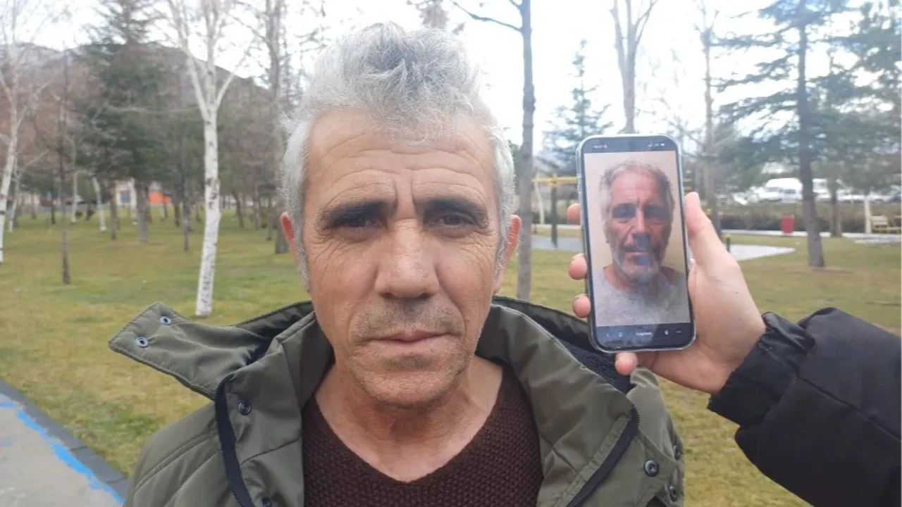 Kayseri’de "Jeffrey Epstein" benzerliği başına bela oldu: Rıfat Özdemir sosyal baskıya dayanamadı!