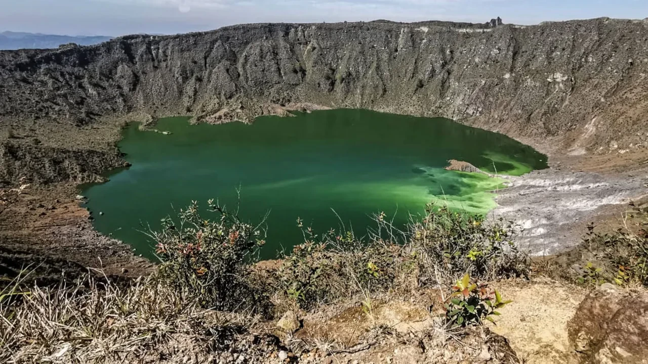 Kırk yıllık sessizlik bozuldu! 'Kıyamet yanardağı' hareketlendi! Bilim insanları endişeli