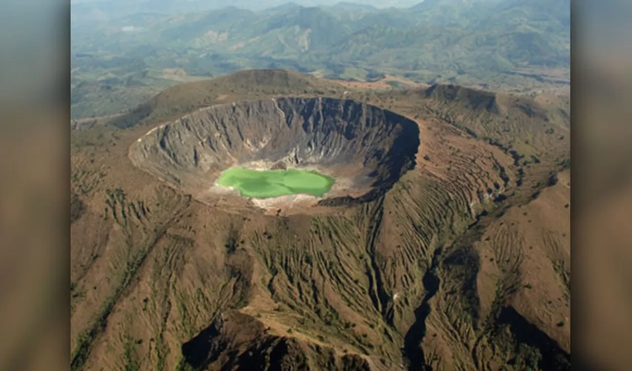 Kırk yıllık sessizlik bozuldu! 'Kıyamet yanardağı' hareketlendi! Bilim insanları endişeli