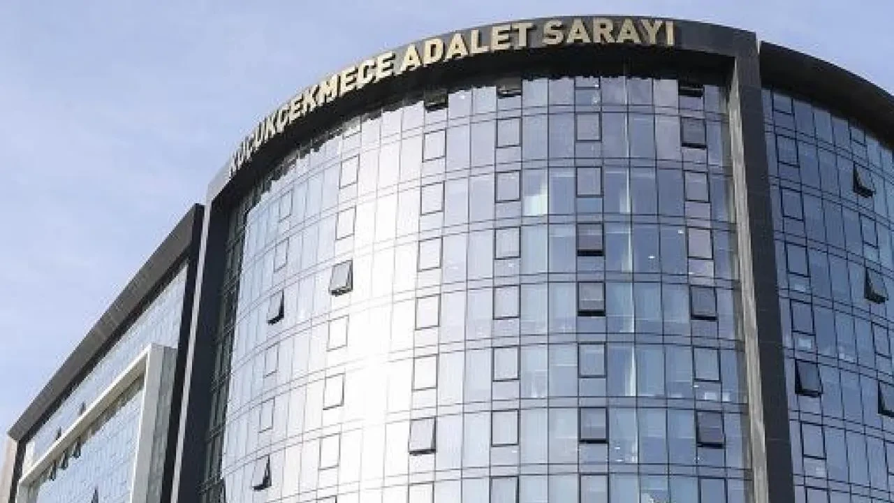 Küçükçekmece Adliyesi’nde gerginlik! Hakime saldırmaya çalışan avukata gözaltı