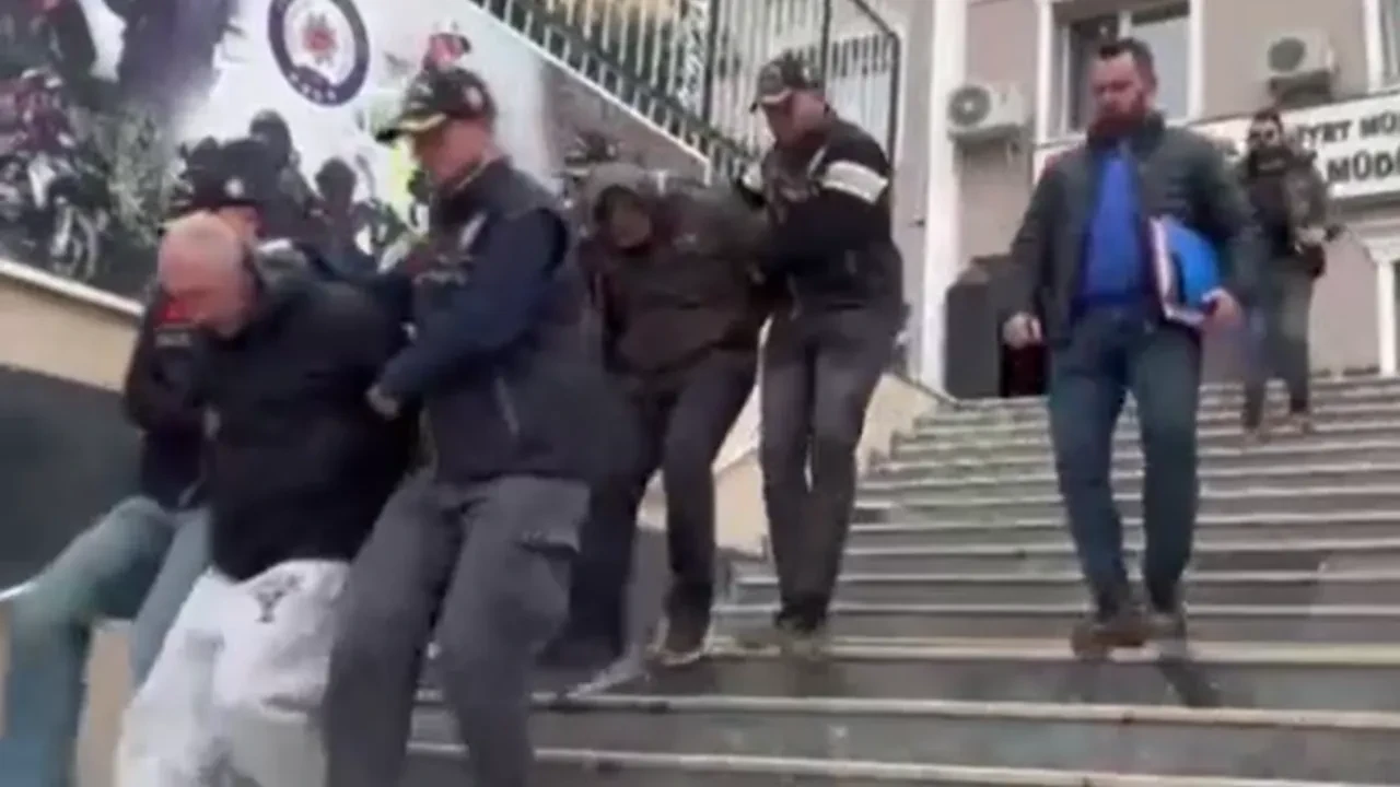 Sokakta saatli bomba hazırlayıp patlattılar! Gaziosmanpaşa'daki 4 şüpheli tutuklandı