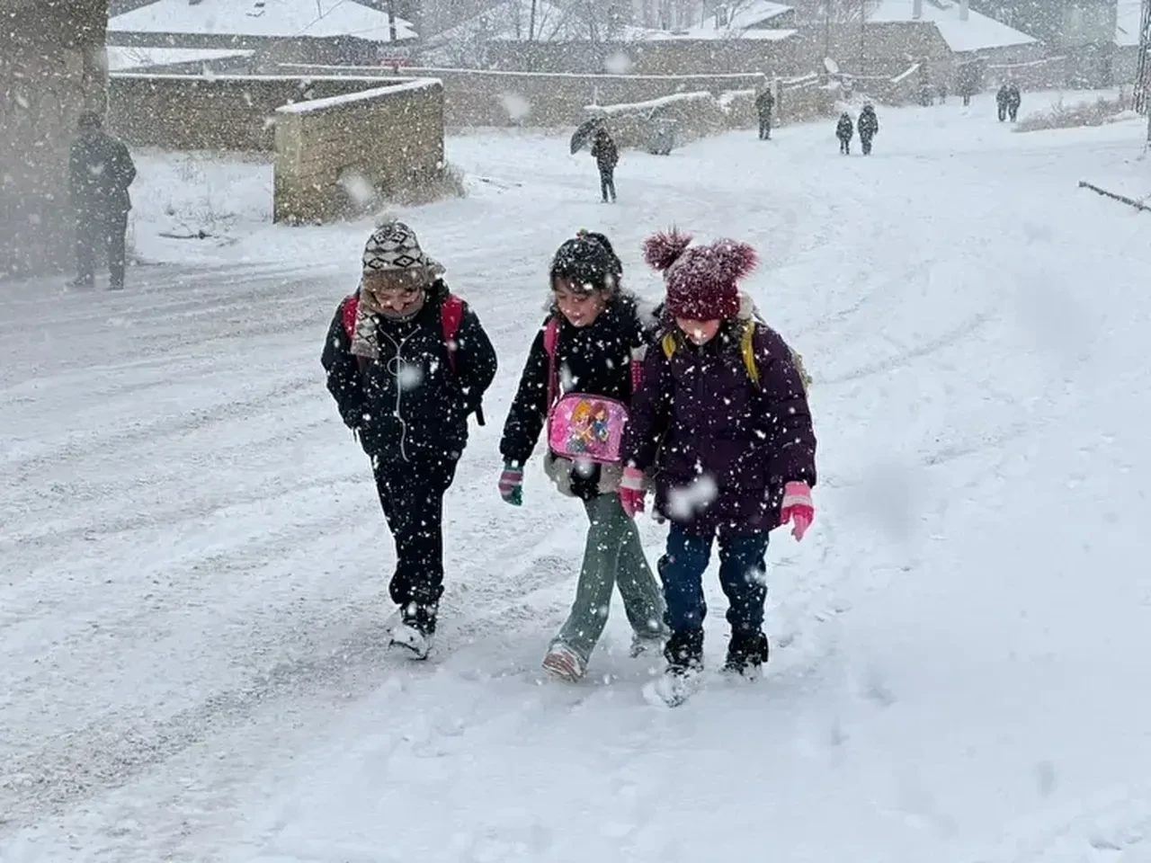 12 Şubat okullar tatil mi kar tatili var mı? Ağrı Erzurum ve Van valilik açıklamaları