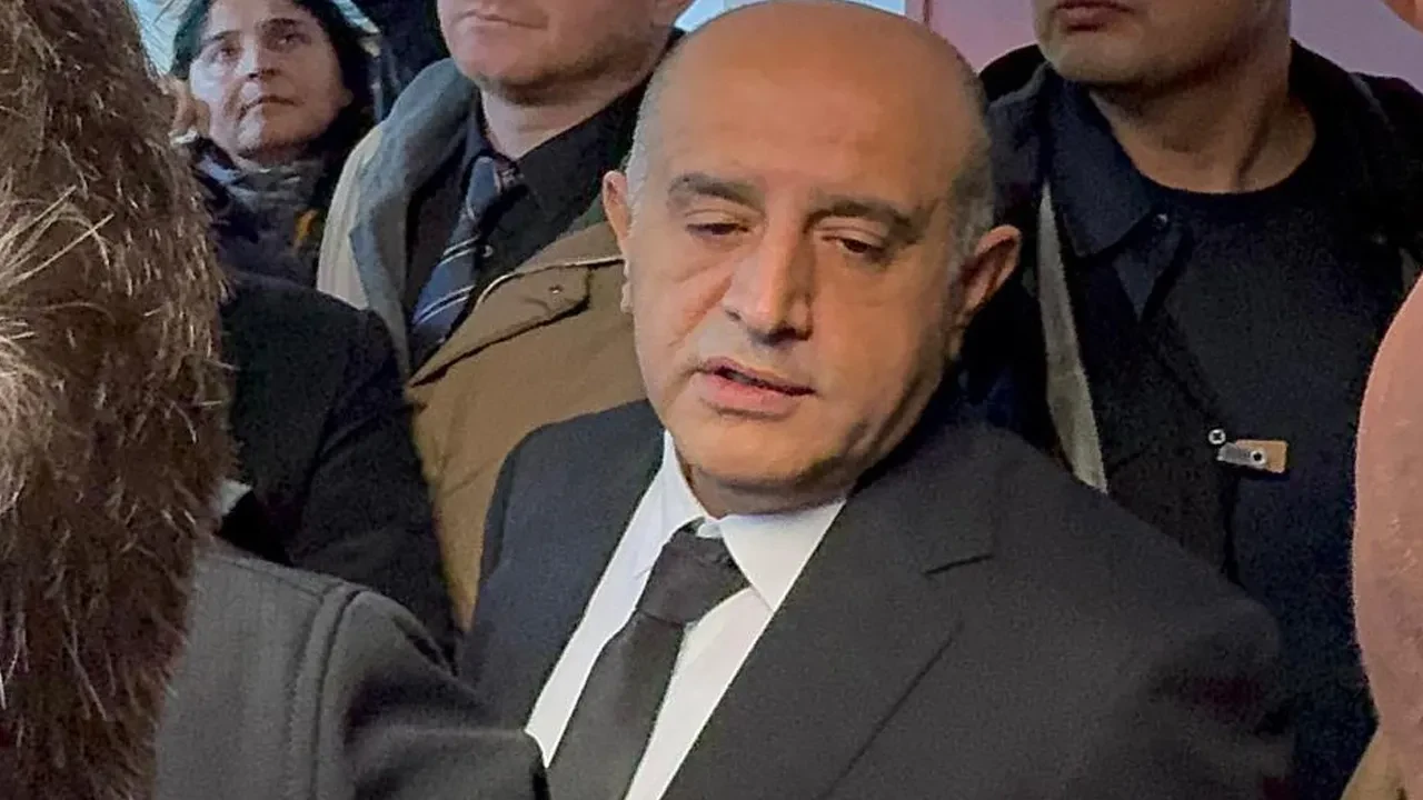 Aziz İhsan Aktaş duruşmada ihale aldığı CHP'li ve AK Partili belediyeleri kıyasladı! Bir soruya cevap vermedi