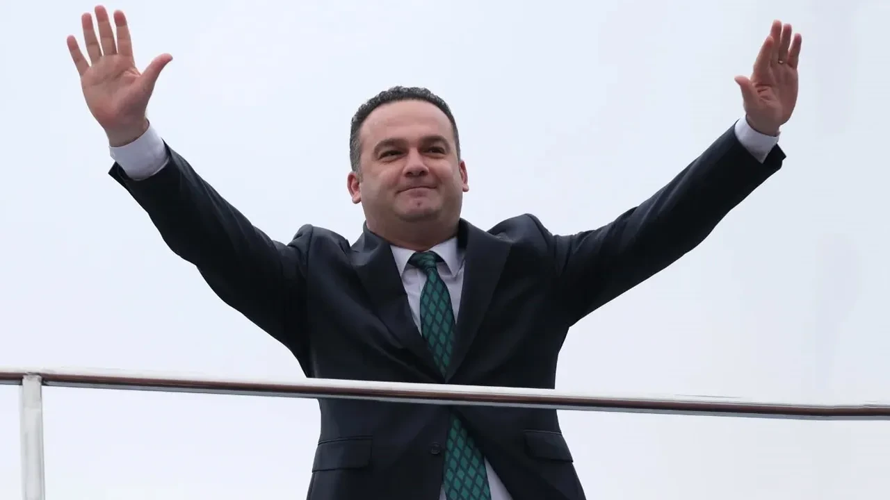 Çocuğa taciz iddiasıyla tutuklanan Görele Belediye Başkanı Hasbi Dede'nin savunmasına çalışanlarından yalanlama