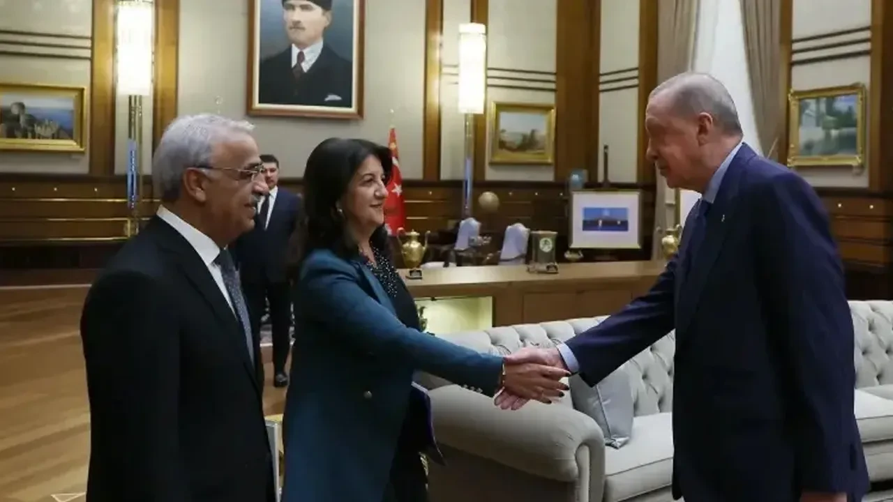 Cumhurbaşkanı Erdoğan DEM Parti heyeti ile görüşüyor