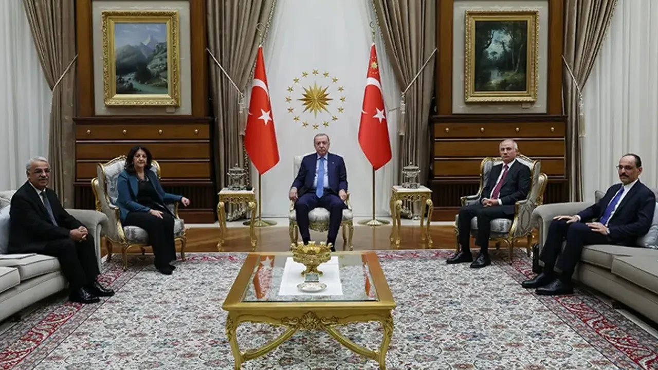 Cumhurbaşkanı Erdoğan DEM Parti heyeti ile görüşüyor