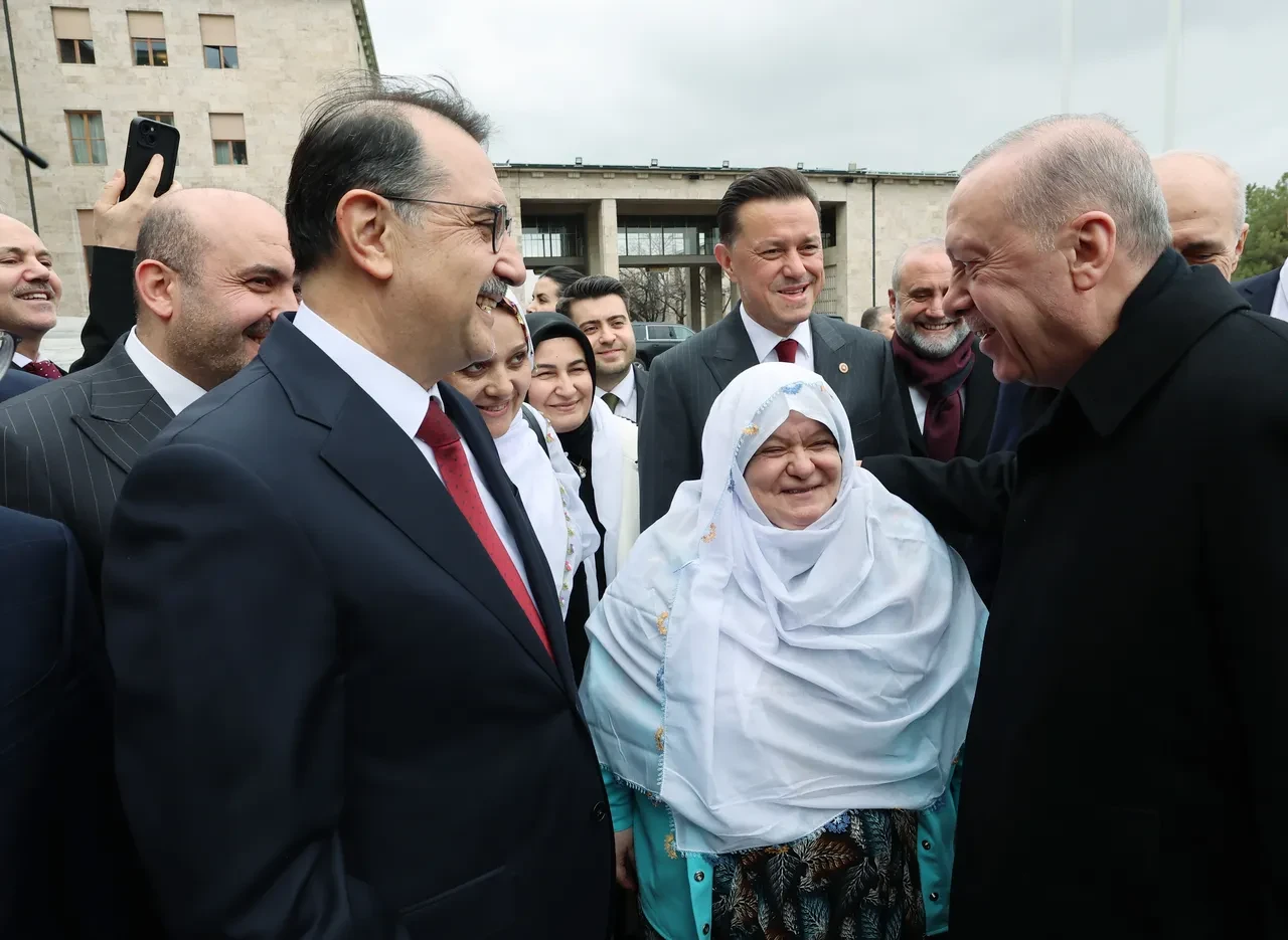 Cumhurbaşkanı Erdoğan resmen duyurdu! Depremzedelere iki yıl ödemesiz 18 yıl faizsiz konut imkanı