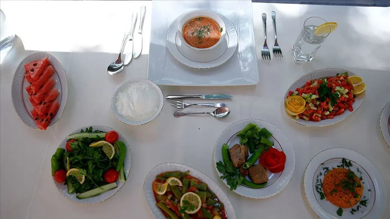 İftar Saatleri 2026! İstanbul, Ankara, İzmir, Bursa iftar saatleri ne zaman?