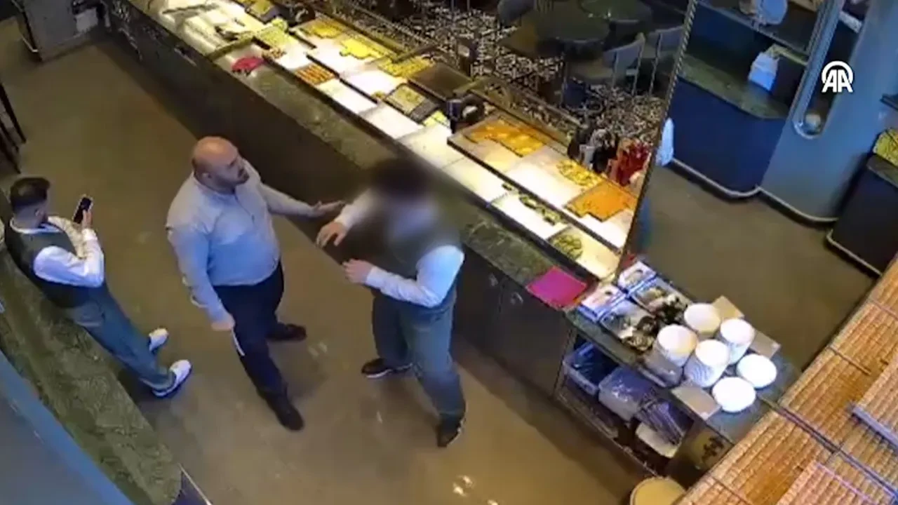 İşyerinde dehşeti yaşadı! 16 yaşındaki çocuk müdür tarafından böyle darp edildi: O anlar kamerada