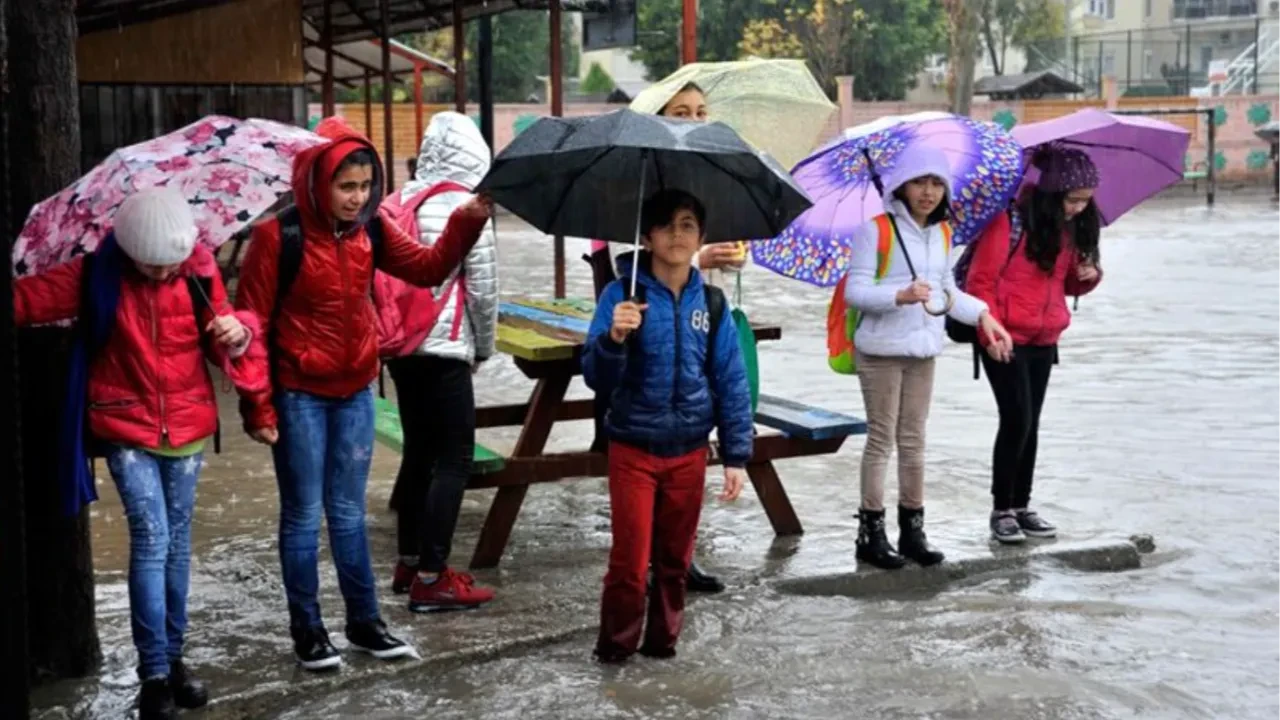 Muğla'nın iki ilçesinde eğitime ara