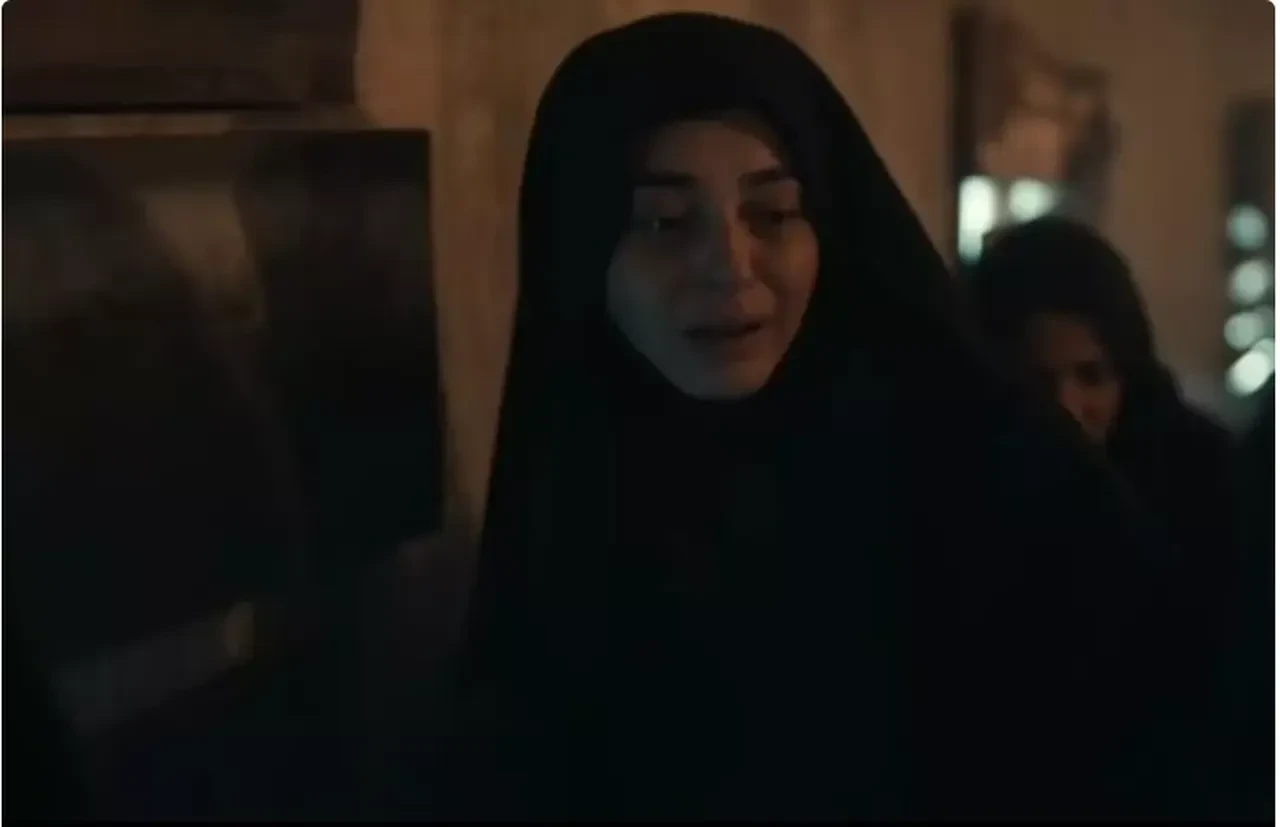 Ayça Ayşin Turan'ın başörtülü karelerine beğeni yağdı 