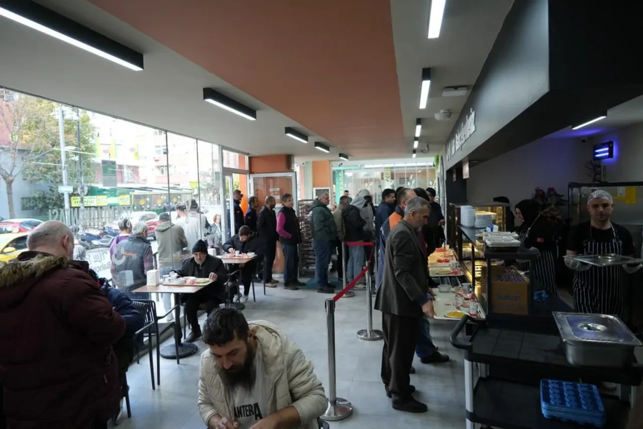 Bahçelievler Semt Lokantası açıldı! 55 liraya 4 çeşit yemek