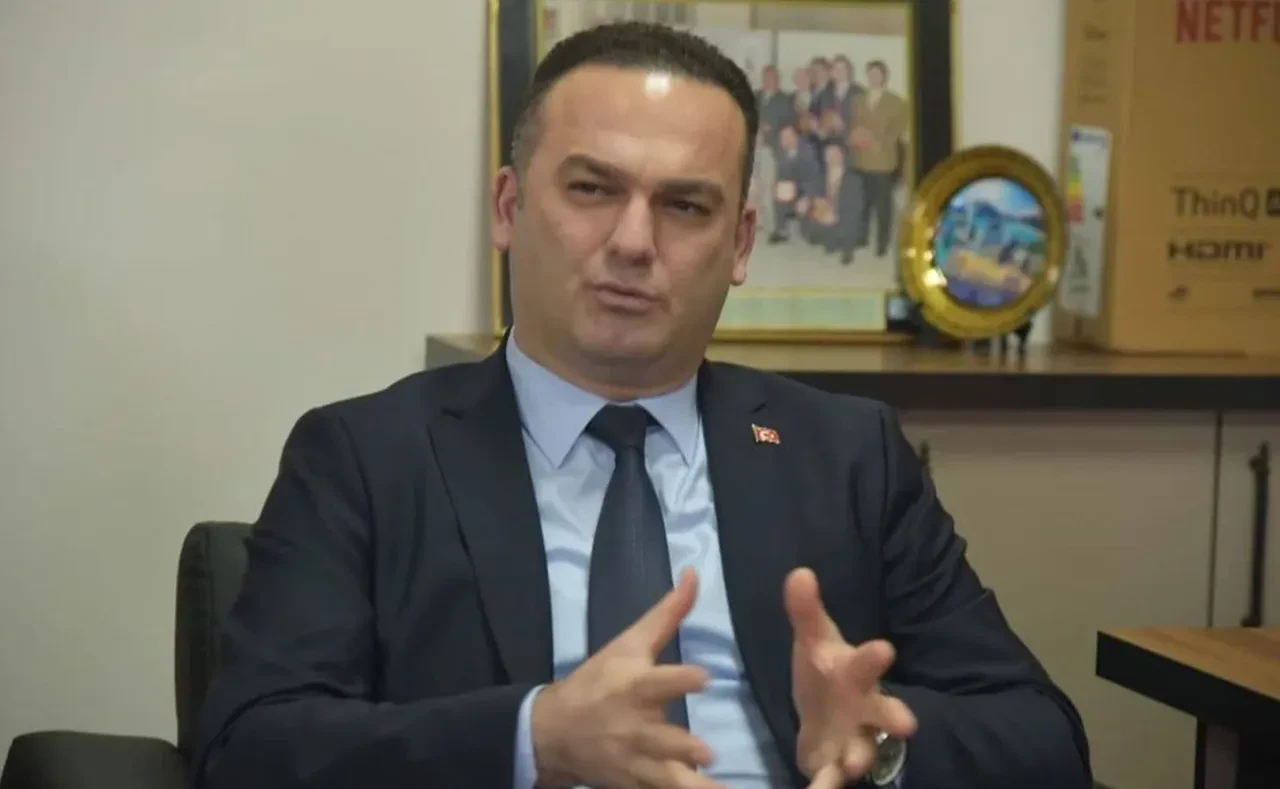 CHP’li Görele Belediye Başkanı Hasbi Dede’nin taciz ettiği genç kızın babası ilk kez konuştu! 'Kızım 3 gündür okula gidemiyor'