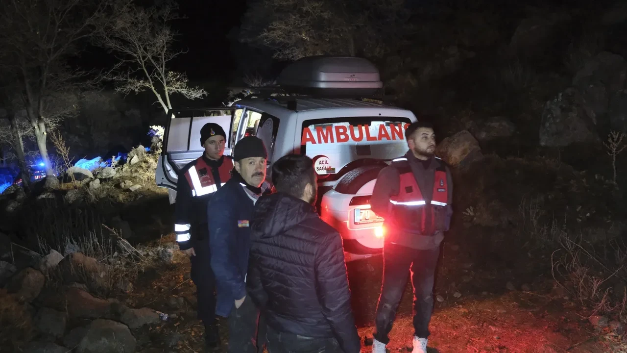 Define bulmak için gittiler, sarnıçta mahsur kaldılar! Ekipler kurtarmak için saatlerce uğraştı