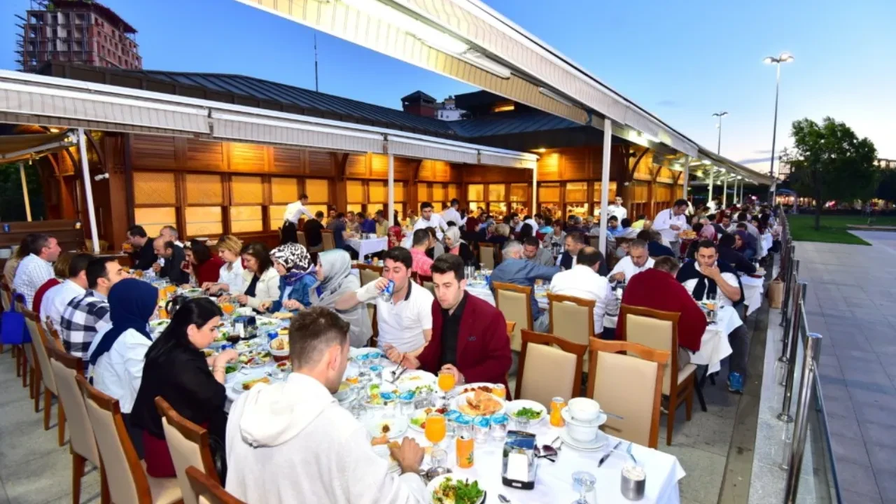 İBB'den ramazan zammı: İftar menüsü fiyatları da arttı