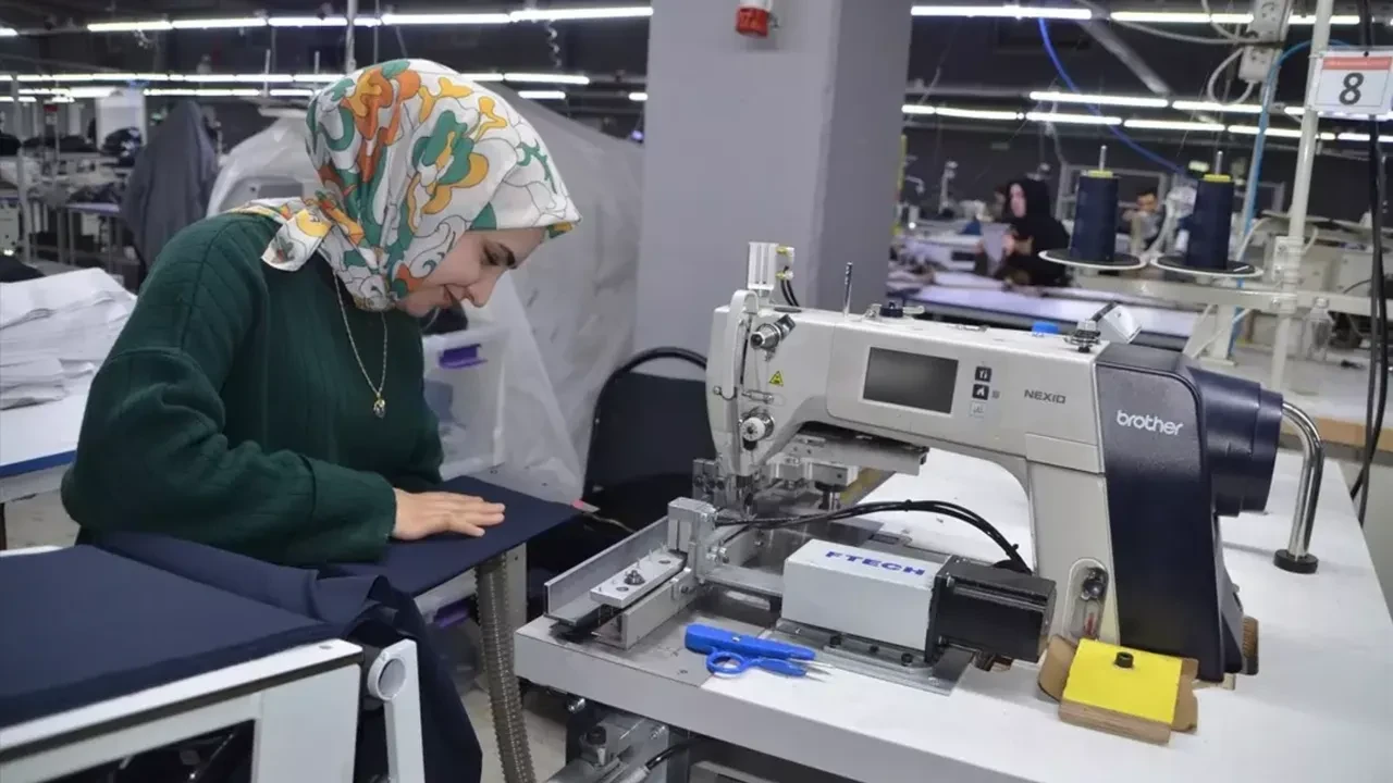 İşçi olarak başladı, fabrikatör oldu! Günde 1.300 tane birden üretiyor, 11 ülkeye gönderiyor