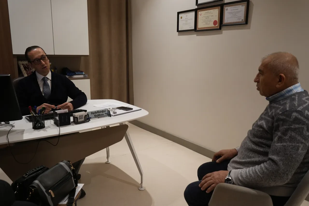 Şişlik şikayetiyle gitti, duyduklarına inanamadı! Karnından litre litre idrar çıktı 