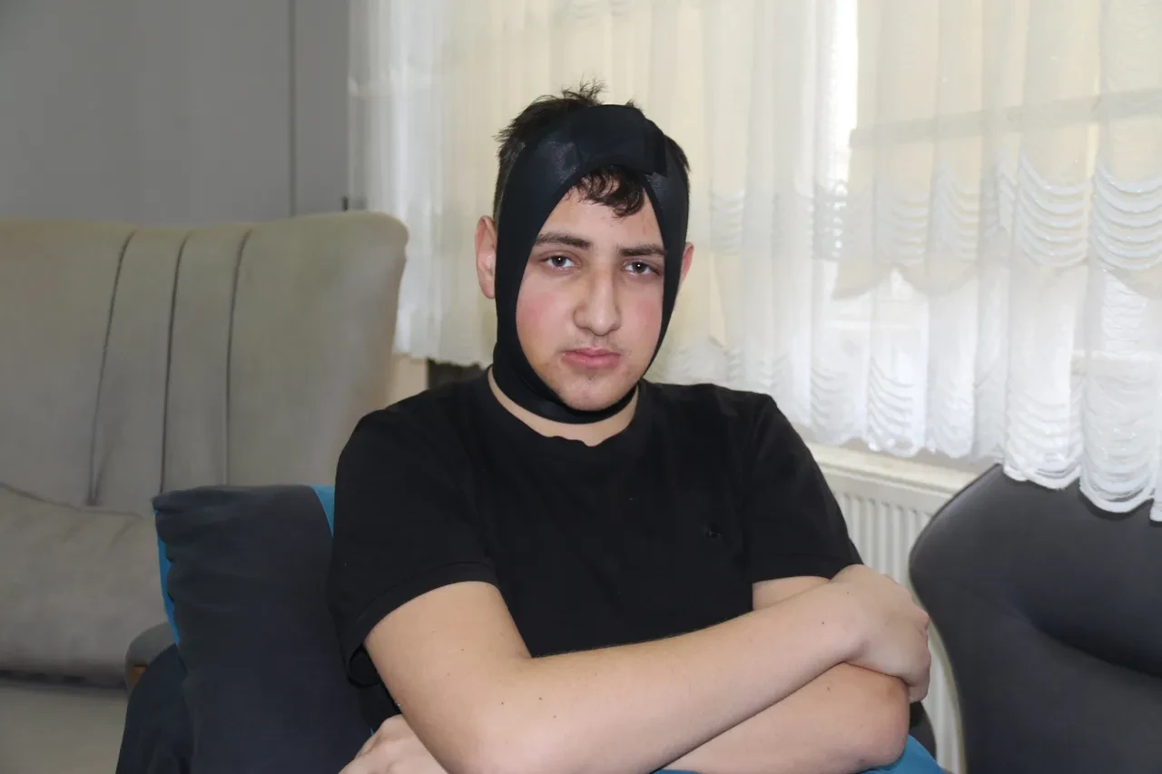 Lisede akran dehşeti! 4 kişi muşta ile döve döve bayılttı: Yaşadığı korku dolu anları anlattı 