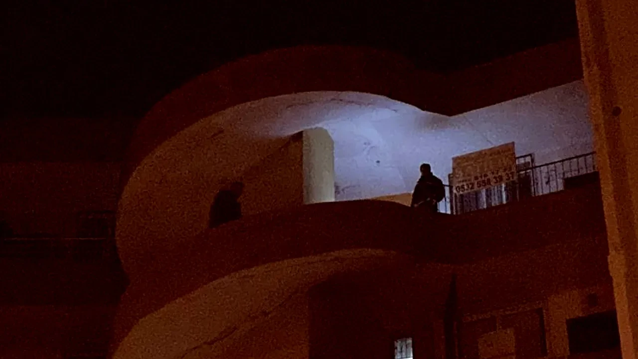 Mersin'de sırlarla dolu olay! Polis kavga ihbarına gitti banyoda cesetle karşılaştı