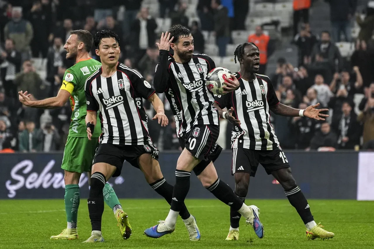 Sergen Yalçın esti gürledi! Beşiktaş'ta adeta OHAL ilan edildi