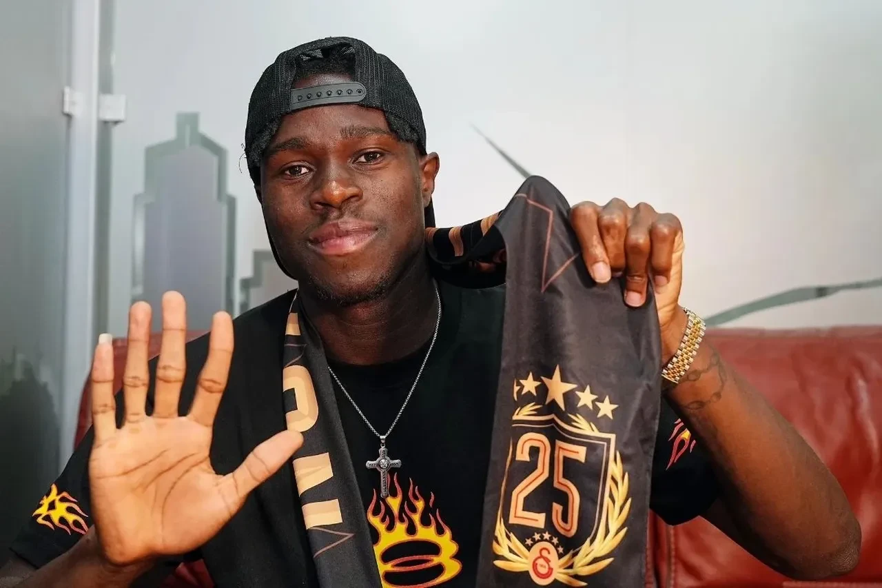 Süper Lig'de en yüksek maaş kritiği: Listeyi Galatasaraylı ve Fenerbahçeli yıldızlar doldurdu!