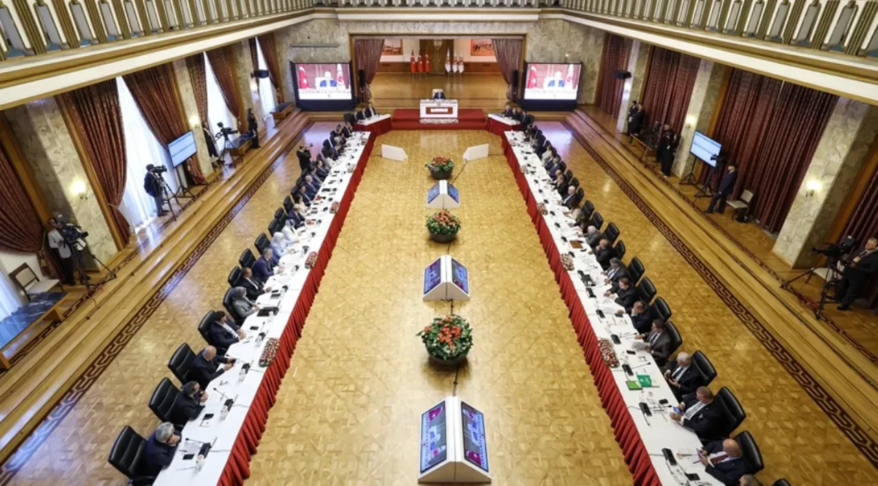 Terörsüz Türkiye taslağının detayları belli oldu! Elebaşı Öcalan'a 'Umut Hakkı' yok!