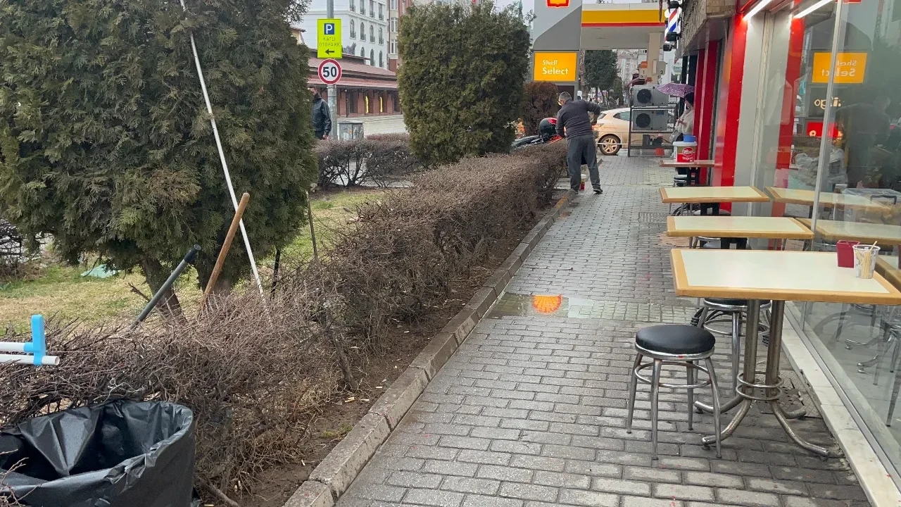 Yan bakma kavgasında kan döküldü! Bıçaklanarak yaralandılar