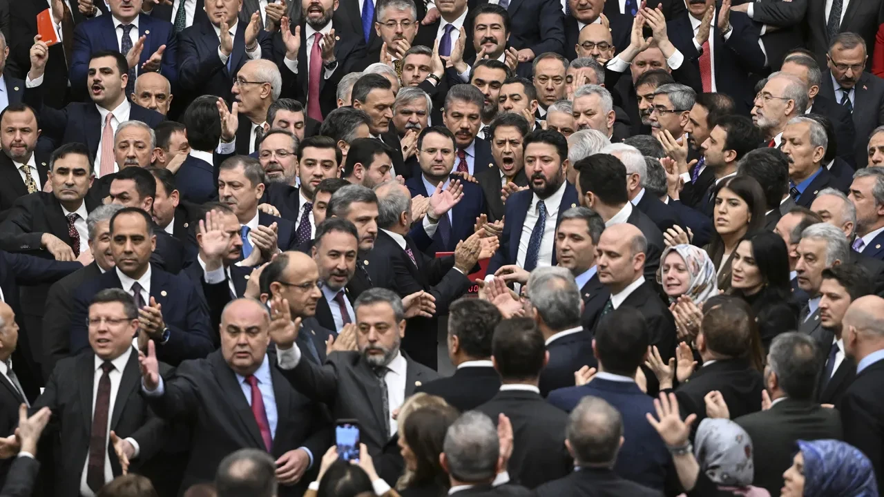 Adalet Bakanı Akın Gürlek 3 suçu sayıp 'Taviz olamaz' dedi! İşte Cumhurbaşkanı Erdoğan'dan aldığı ilk talimat