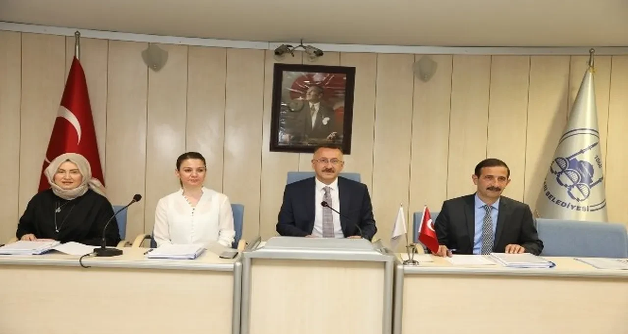 Adapazarı Belediye Başkanı Mutlu Işıksu için yasak aşk iddiası! AK Parti ihraç sürecini başlattı