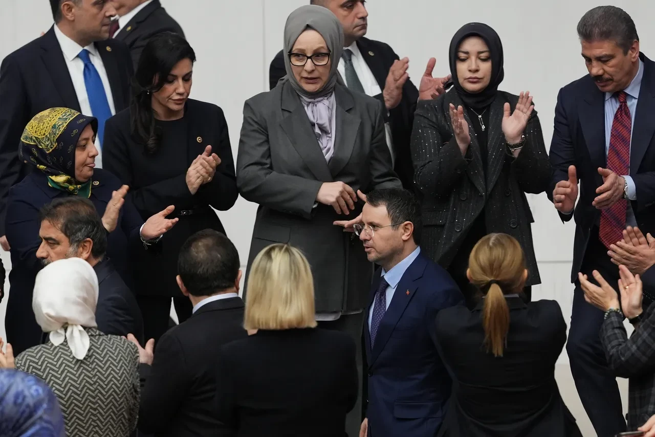 Akın Gürlek’ten 'yemin kavgası' sorusuna tek cümlelik cevap! 