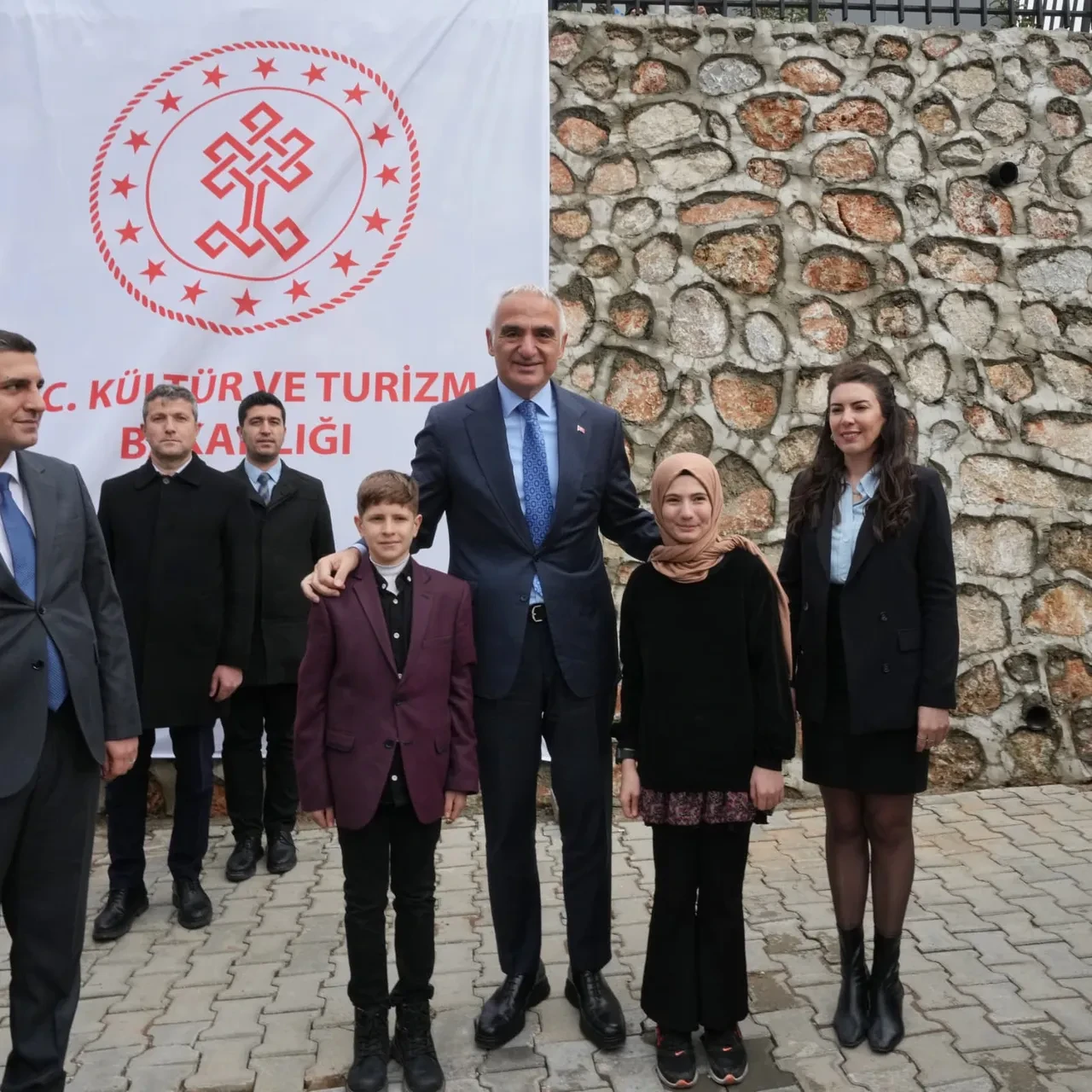 Bakan Ersoy’dan Batman’a kültür hamlesi! 'Yaşayan Kütüphane' vizyonu büyüdü: Batman 3 yeni kütüphaneye kavuştu!