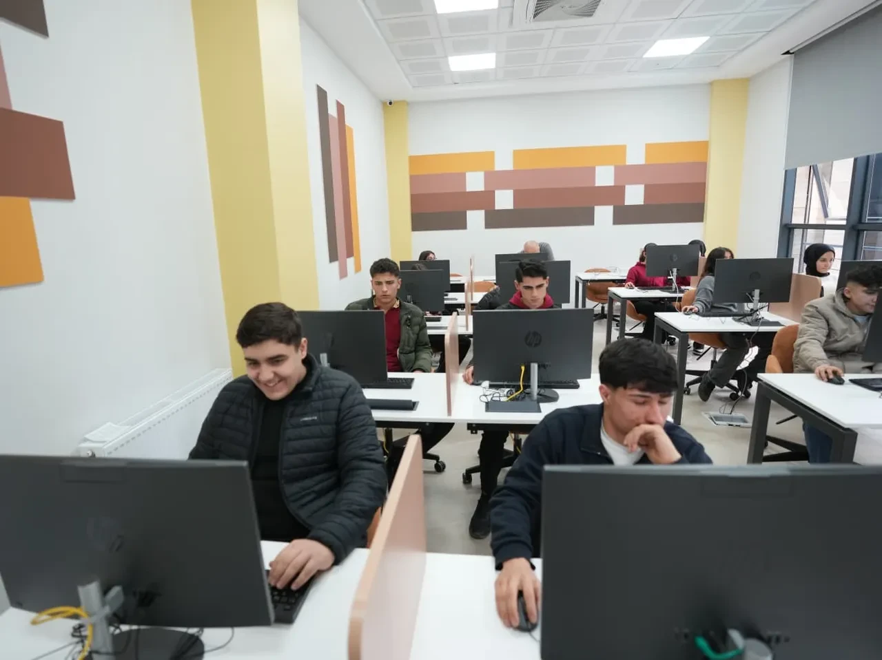 Bakan Ersoy’dan Batman’a kültür hamlesi! 'Yaşayan Kütüphane' vizyonu büyüdü: Batman 3 yeni kütüphaneye kavuştu!