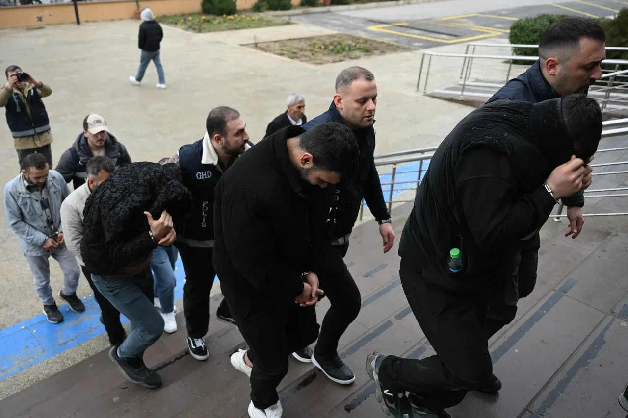 "Casperlar" çetesi yöneticisinin itirafı Edirne’yi karıştırdı! Diplomatik plakalı araçla kaçış operasyonuna 6 tutuklama!