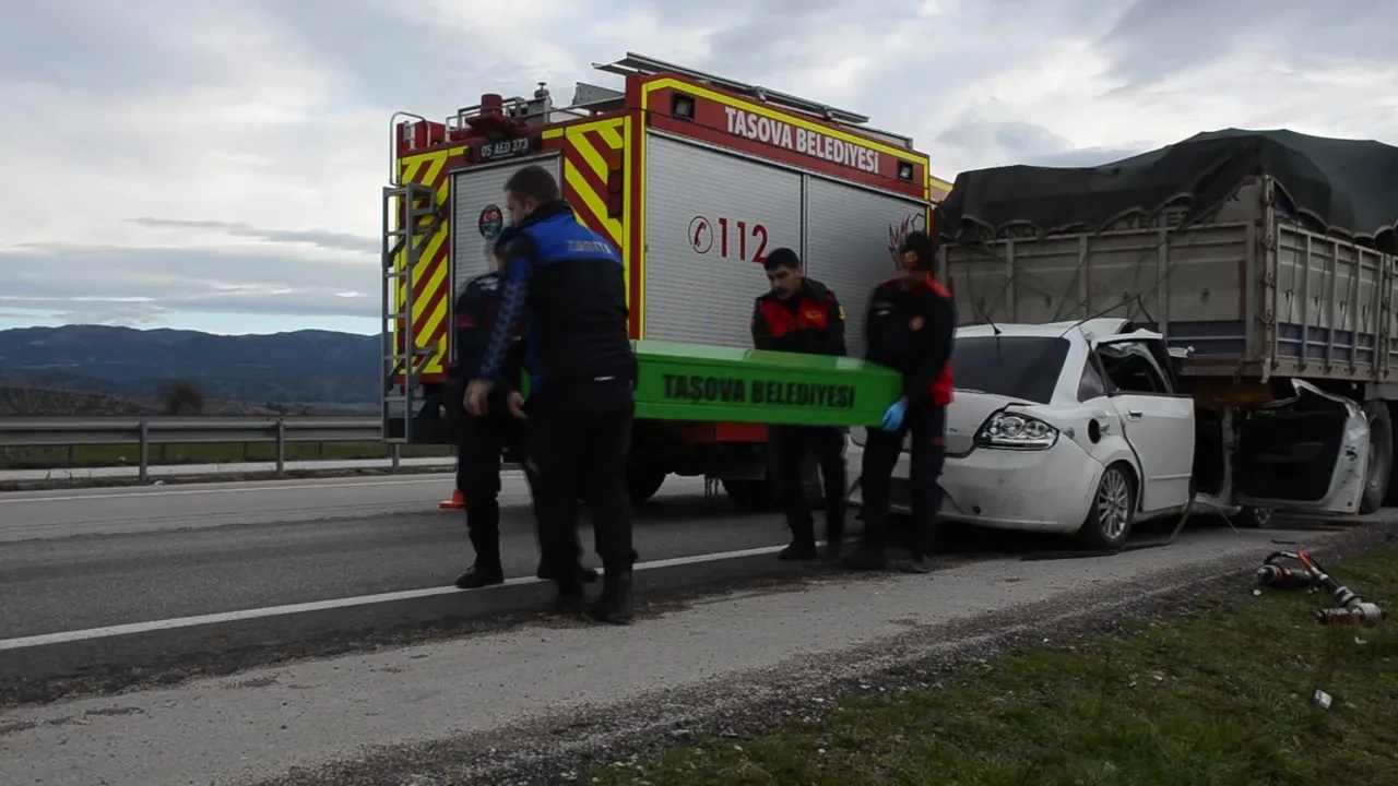 Cenazeye giderken hayatlarını kaybettiler! Amasya'da acı olay