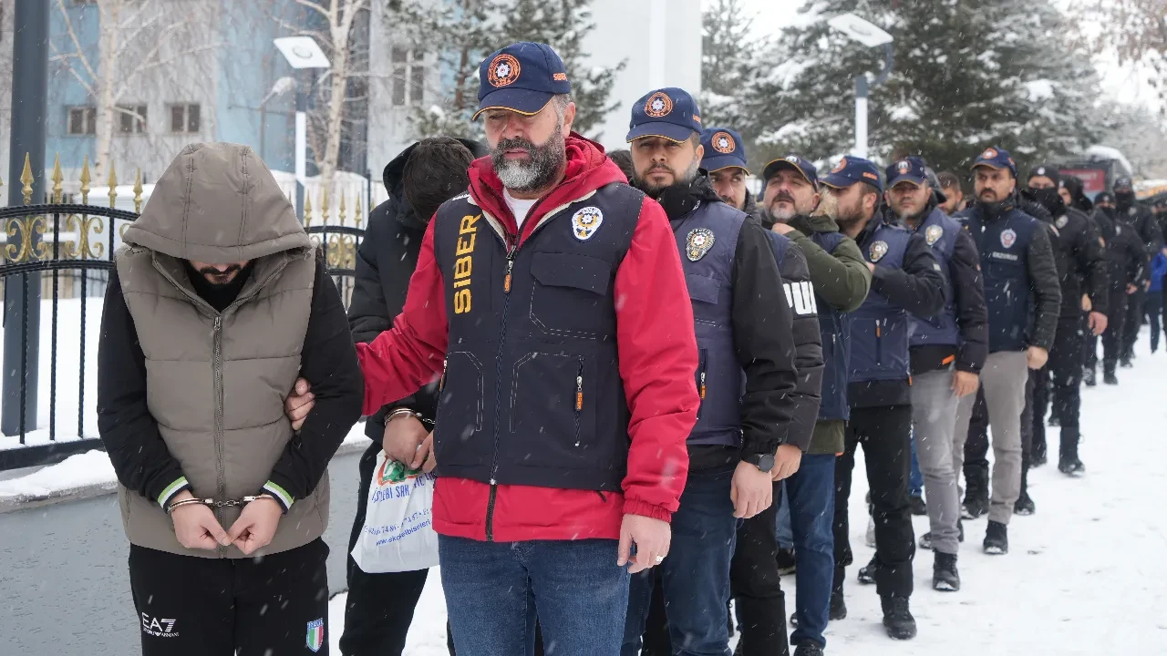 Dolandırıcı şebekesinin yöntemi şok etti! Milyonlarca lira dolandırmışlar