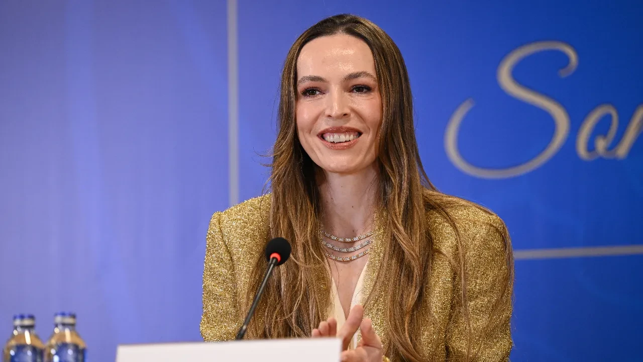 Eda Erdem imzayı attı