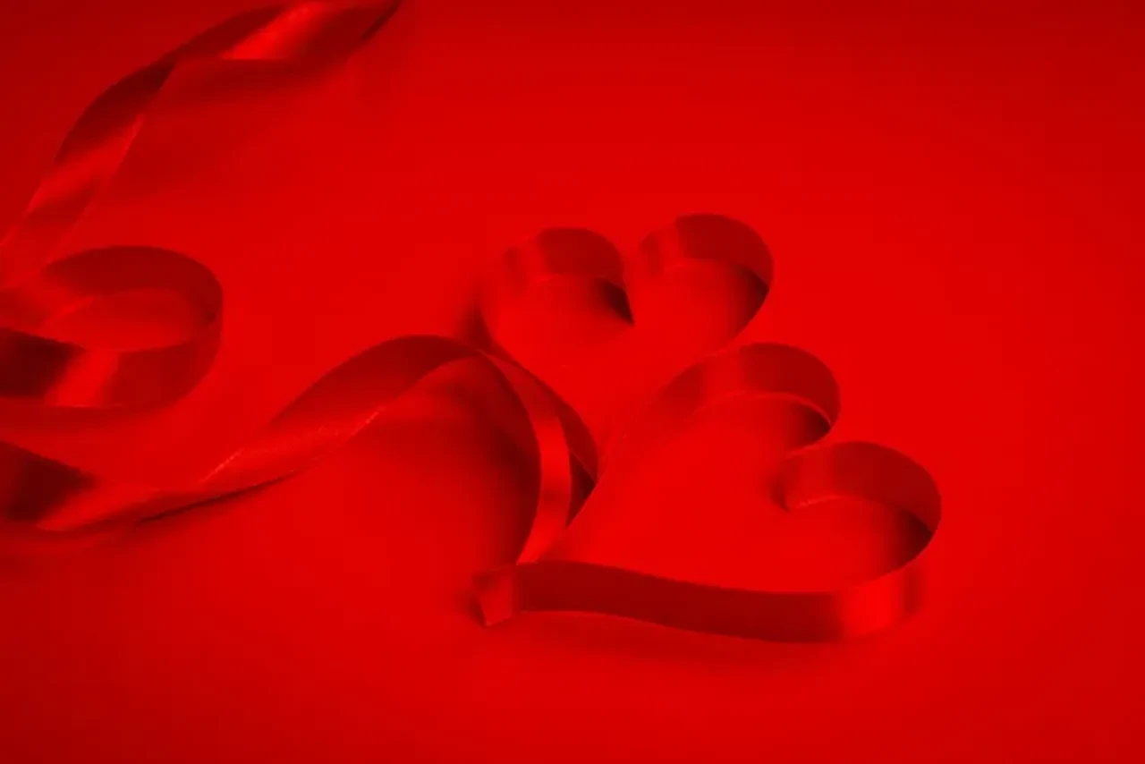 Eşe, kadına, erkeğe, romantik 14 Şubat mesajları