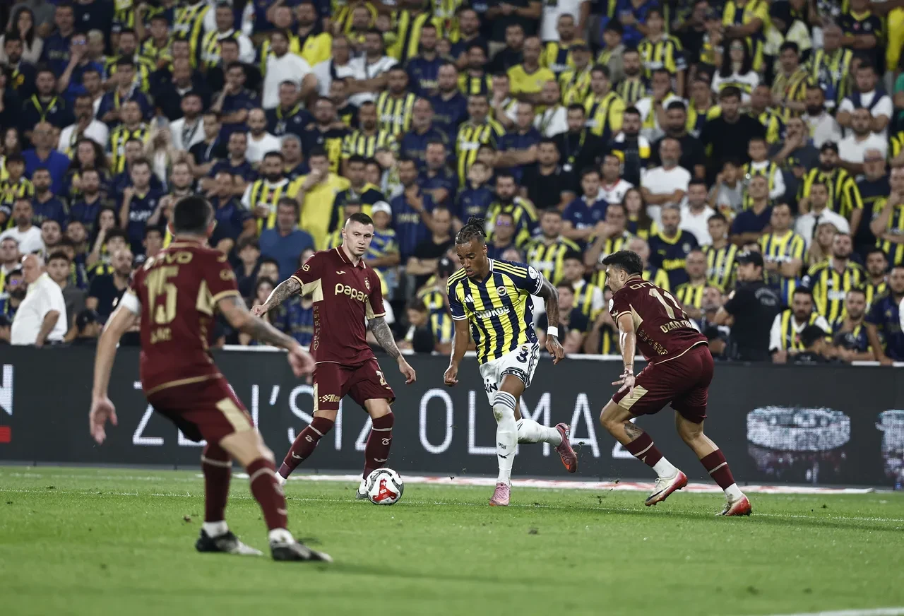Fatih Tekke ilki başarmak istiyor! Fenerbahçe maçı tarihe geçebilir
