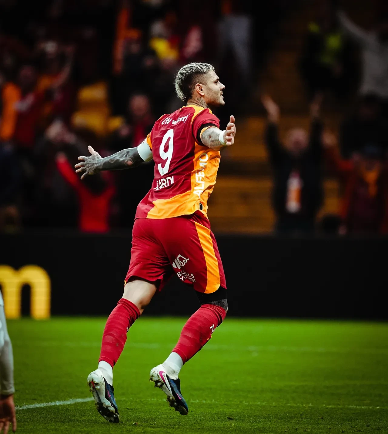 Galatasaray şampiyonluk yolunda Eyüpspor engelini de aştı!