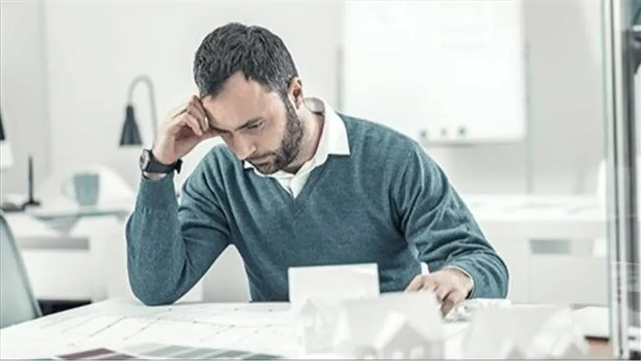 Gece karanlıkta telefona bakanlar dikkat! Gözlerinizde başlayan o 'sinsi bulanıklık' kalıcı körlüğe giden yolun ilk adımı olabilir...