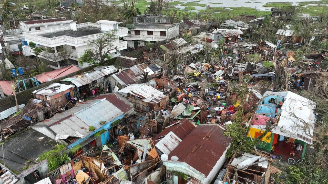 Gezani Madagaskar'ı yıktı geçti! Şiddetli fırtınada bilanço her geçen gün ağırlaşıyor