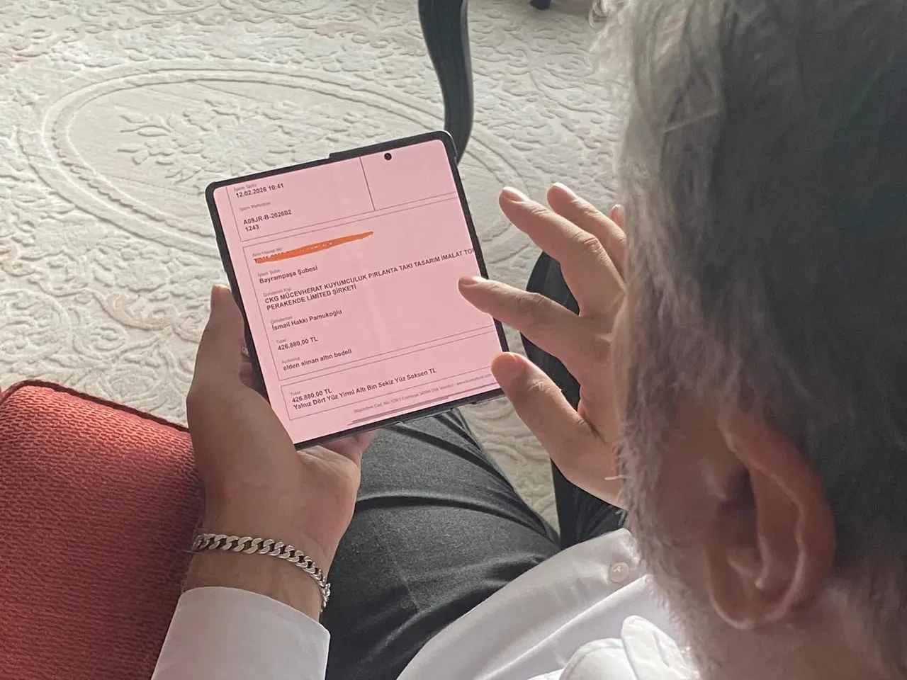 Hesabına yarım milyon geldi! Şok üstüne şok yaşadı: Sahibi bilinmiyor, kimse geri istemiyor 