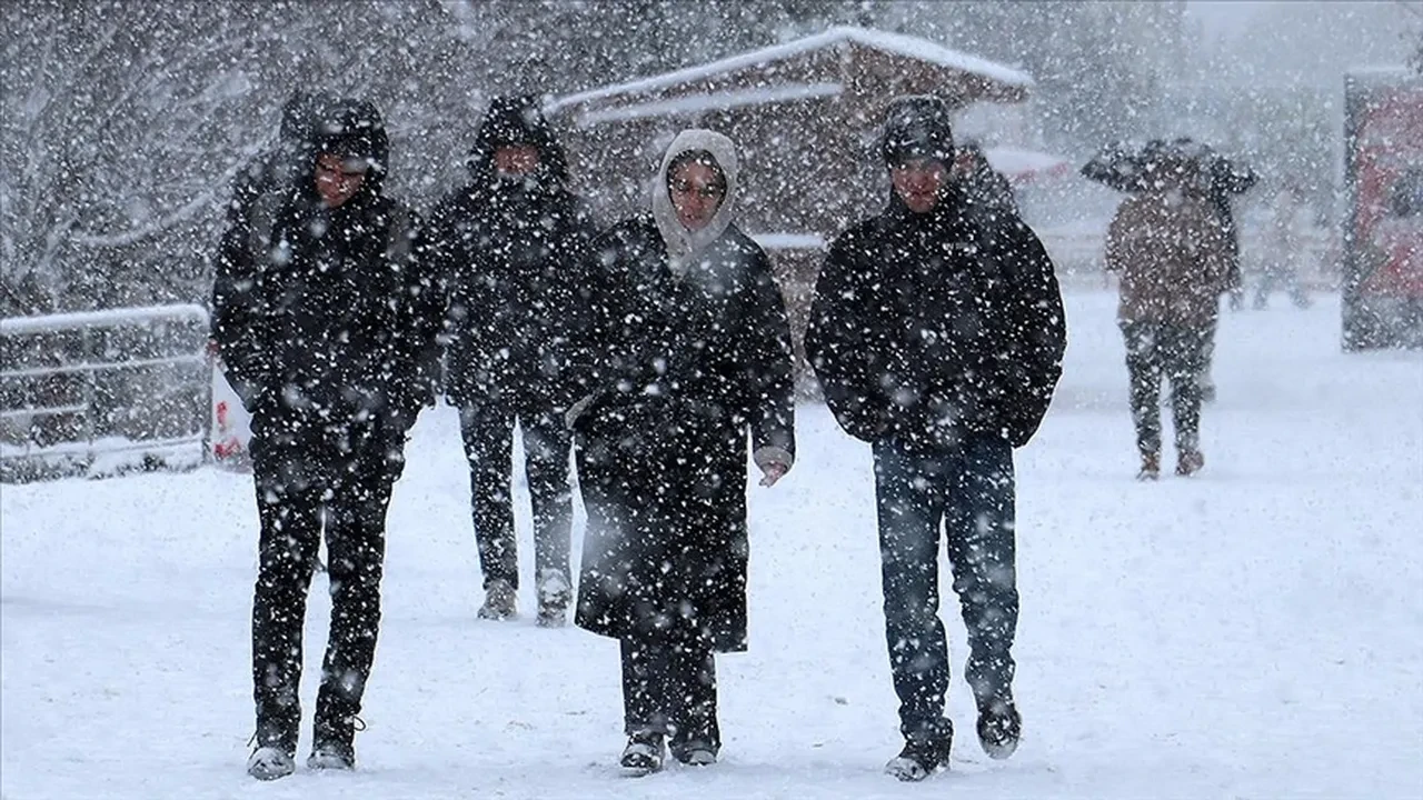 Kuvvetli kar yağışı geliyor! Meteoroloji illeri tek tek duyurdu: 3 gün için kritik uyarı!