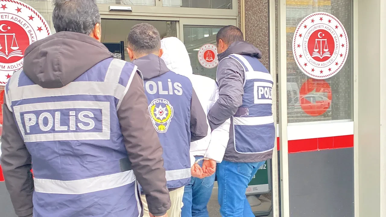 Milyonlarca lira vurgun yaptılar! Dolandırıcılara GSM hattı temin eden şahıslara operasyon