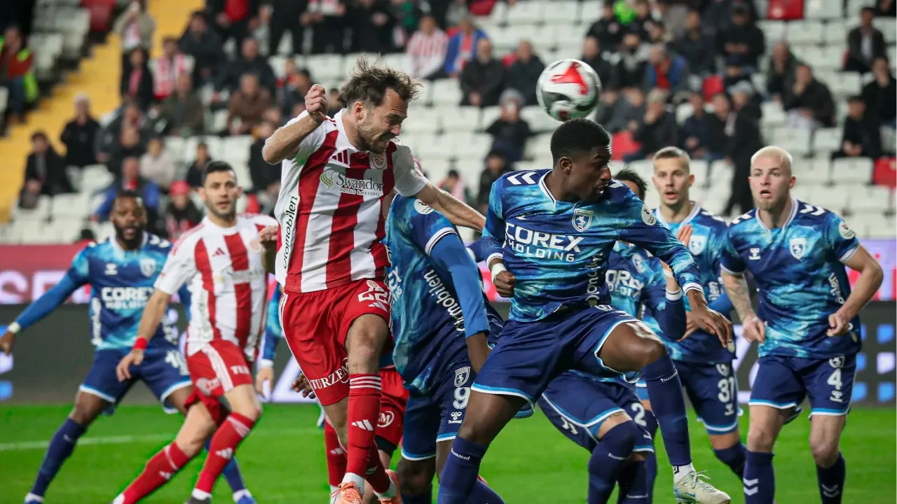 Samsunspor Akdeniz'de kayıp: Antalyaspor'dan altın değerinde 3 puan!