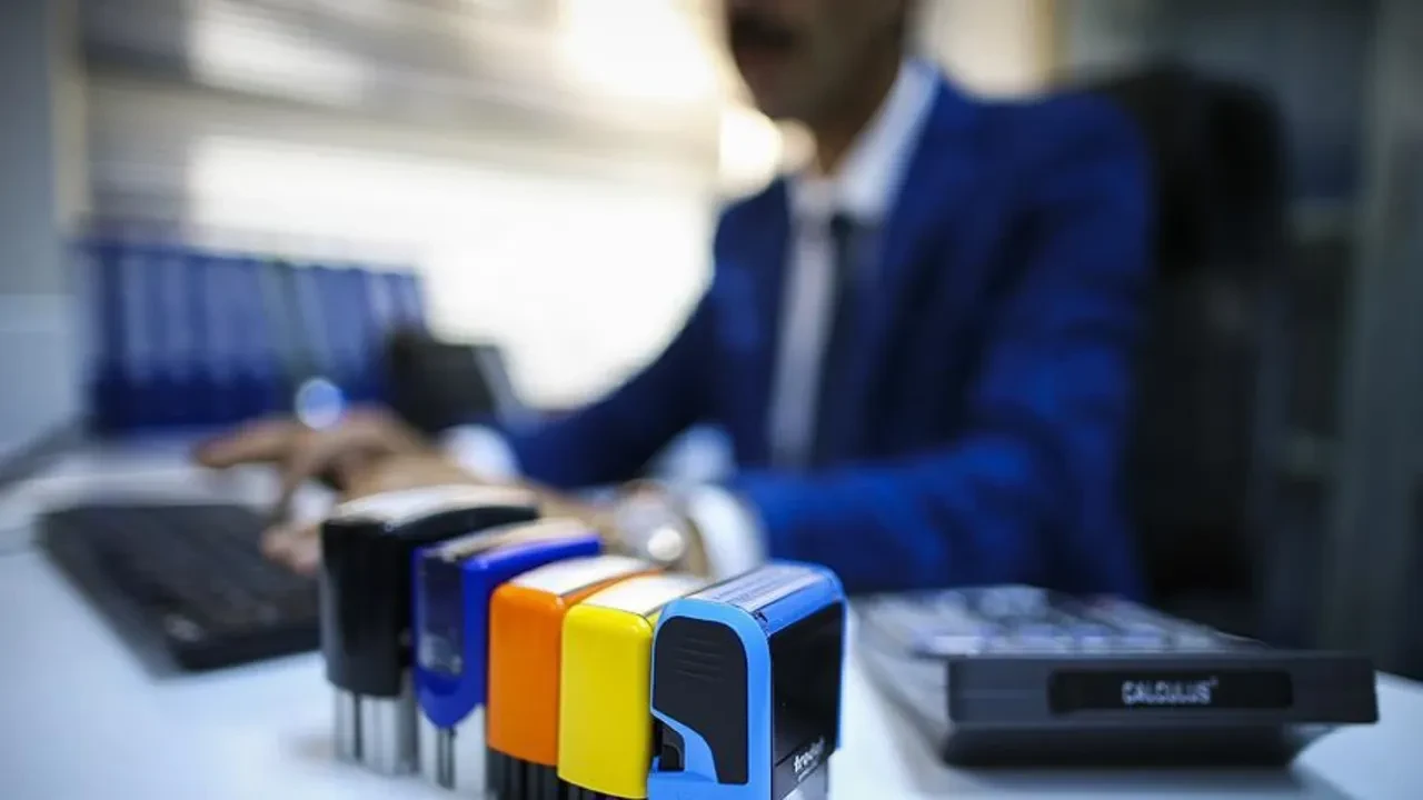 Kamudaki sözleşmeli personelin geçebileceği memur kadroları