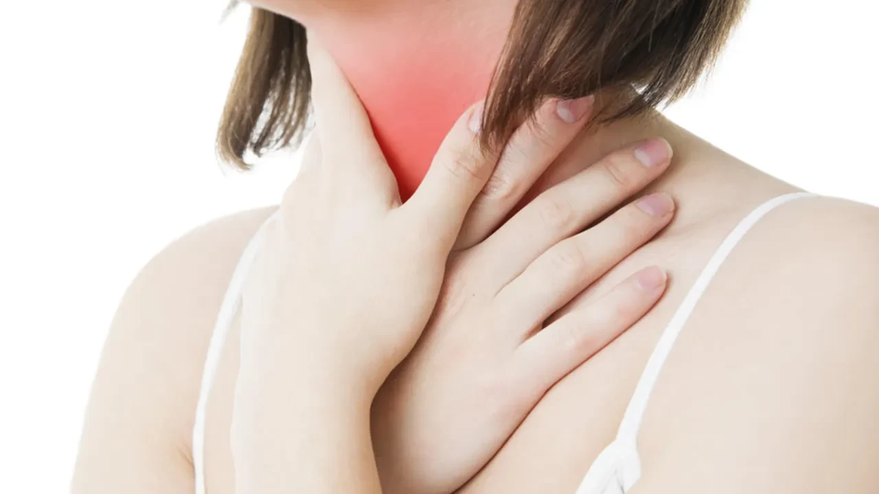 Boğazınızda o ilk gıcıklığı hissettiğiniz an bunu yapın! Soğuk algınlığını bıçak gibi kesiyor, hemencecik iyileştiriyor